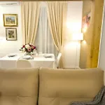 Attic Apartment, Air Conditioning, Fast Wifi *