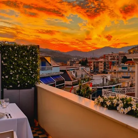 Attic Apartment, Air Conditioning, Fast Wifi