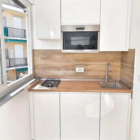 Attic Apartment, Air Conditioning, Fast Wifi