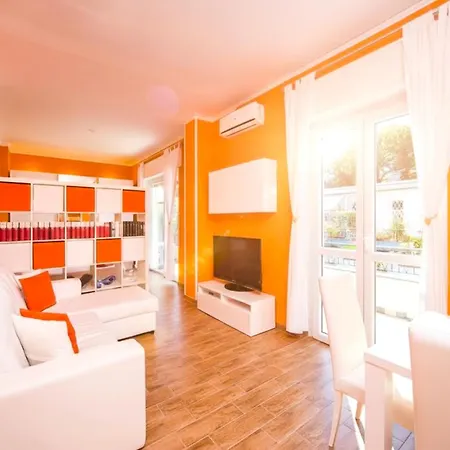 Attic Apartment, Air Conditioning, Fast Wifi Apartment *