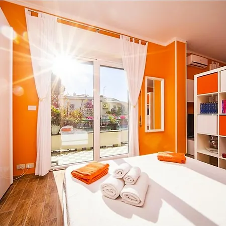 Attic Apartment, Air Conditioning, Fast Wifi Апартаменты *