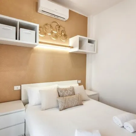 Attic Apartment, Air Conditioning, Fast Wifi شقة *