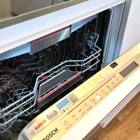 아파트 Attic Apartment, Air Conditioning, Fast Wifi *