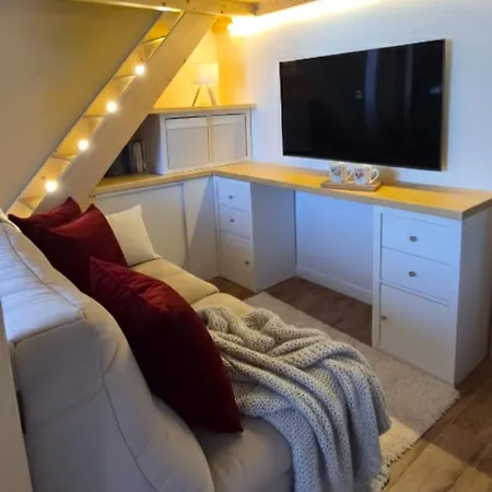 Attic Apartment, Air Conditioning, Fast Wifi * راباللو