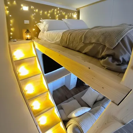 شقة Attic Apartment, Air Conditioning, Fast Wifi