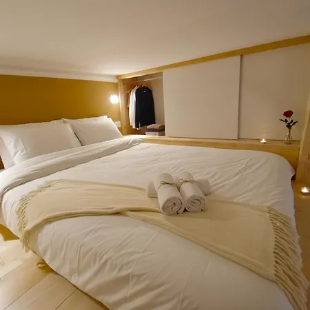 Attic Apartment, Air Conditioning, Fast Wifi