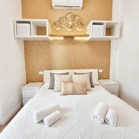 Attic Apartment, Air Conditioning, Fast Wifi * Рапалло