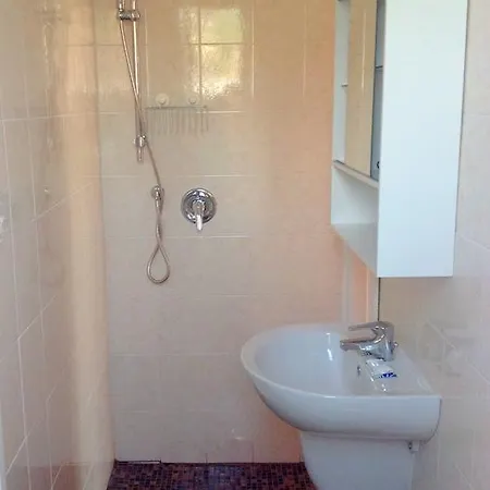 Attic Apartment, Air Conditioning, Fast Wifi 拉帕洛