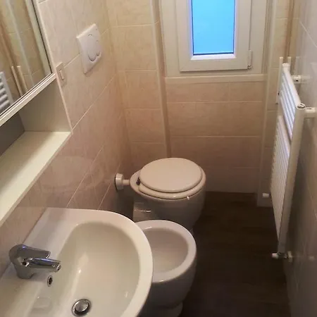 Attic Apartment, Air Conditioning, Fast Wifi